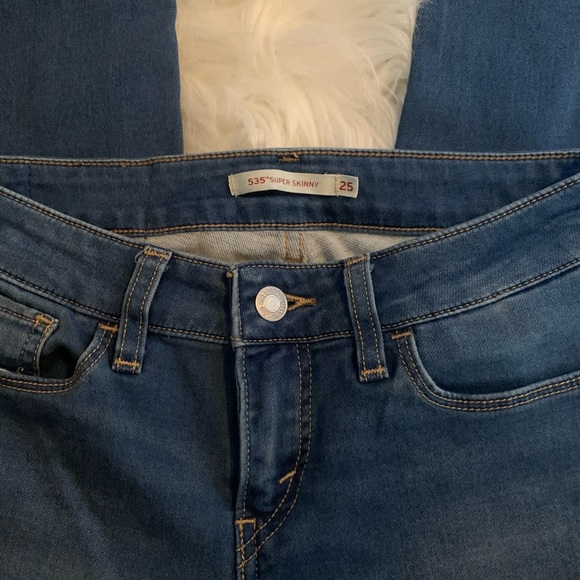 Levi skinny jeans 535!! - Picture 2 of 3